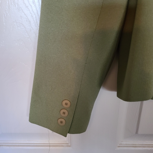 Blazer - Picture 3 of 6